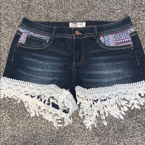 L.e.i. Jean fringe shorts